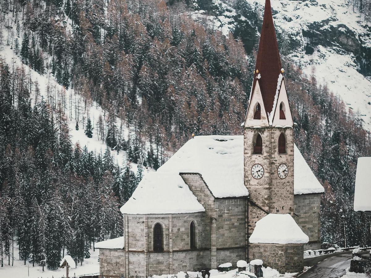 Exploring the intersection between fiction and&nbsp;religion