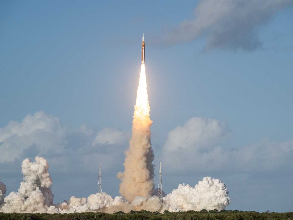 Launch Your Imagination: Speculative Poetry in the Artemis&nbsp;Age